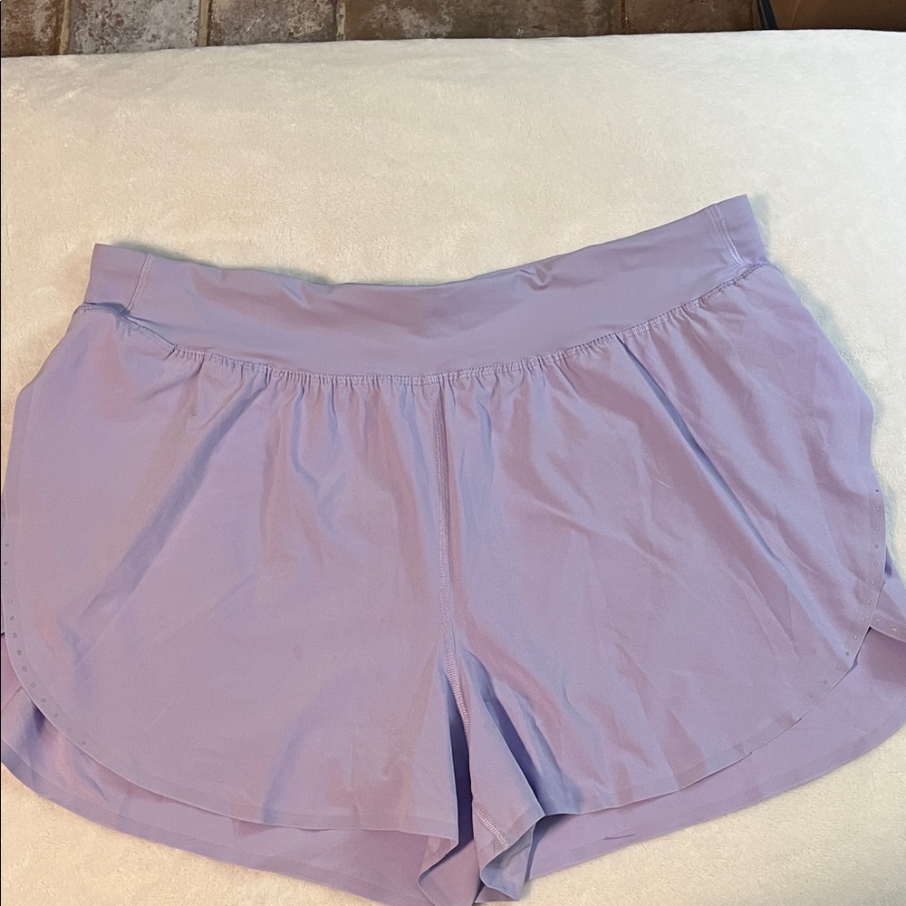 Lululemon light purple sz. 14 XL shorts BNWOT!